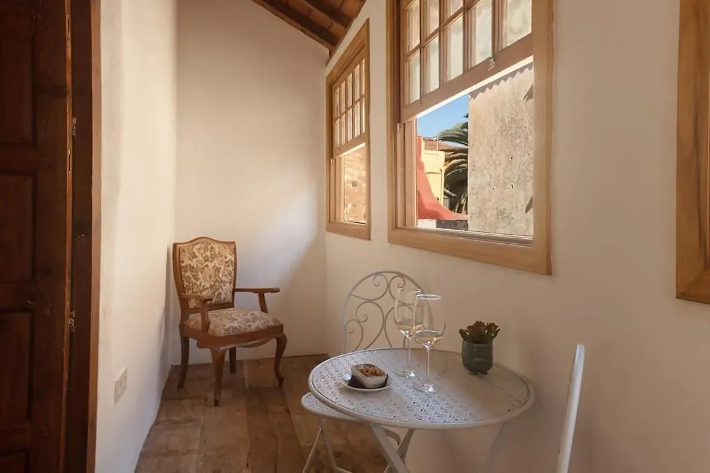 فندق La Casa De La Camelia لا لاغونا